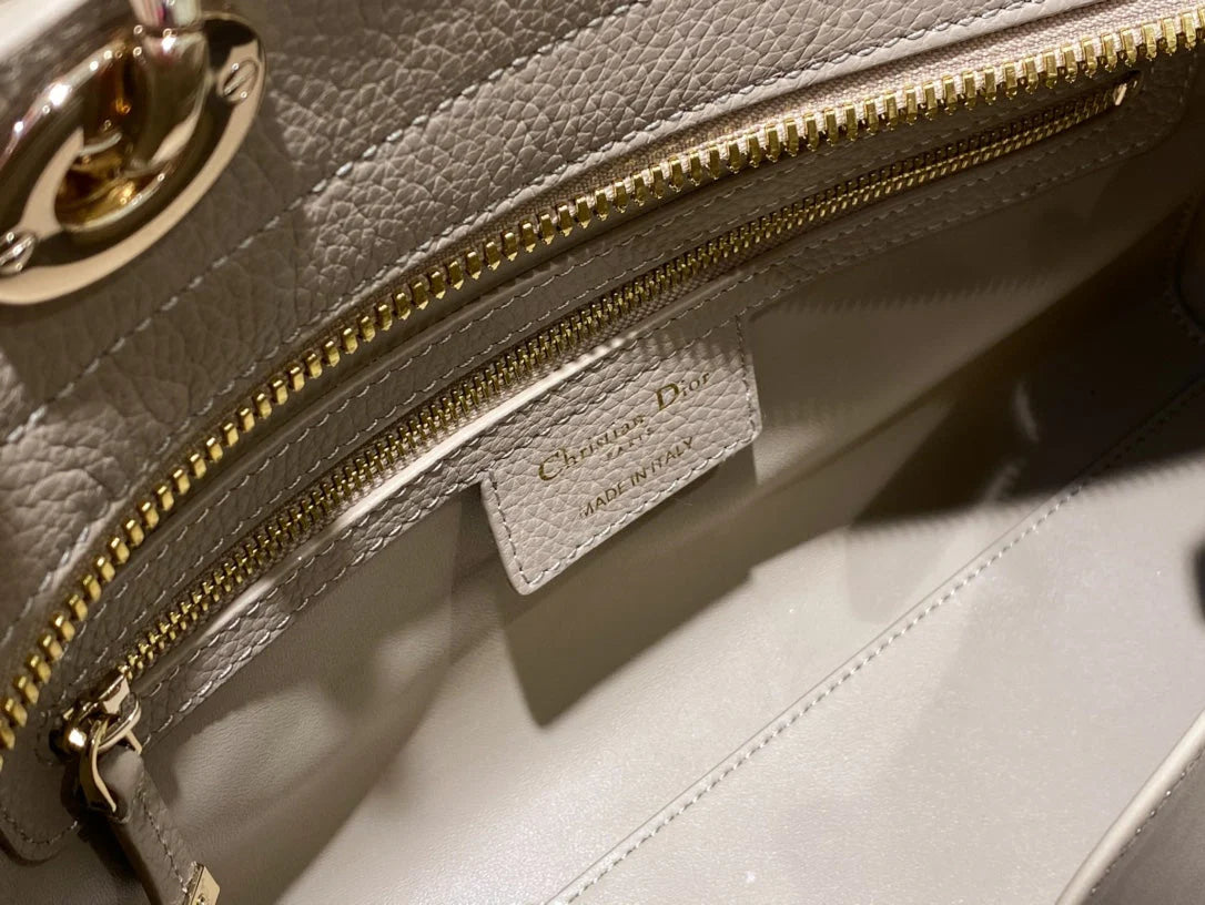 Exquisite+leather+bags-136