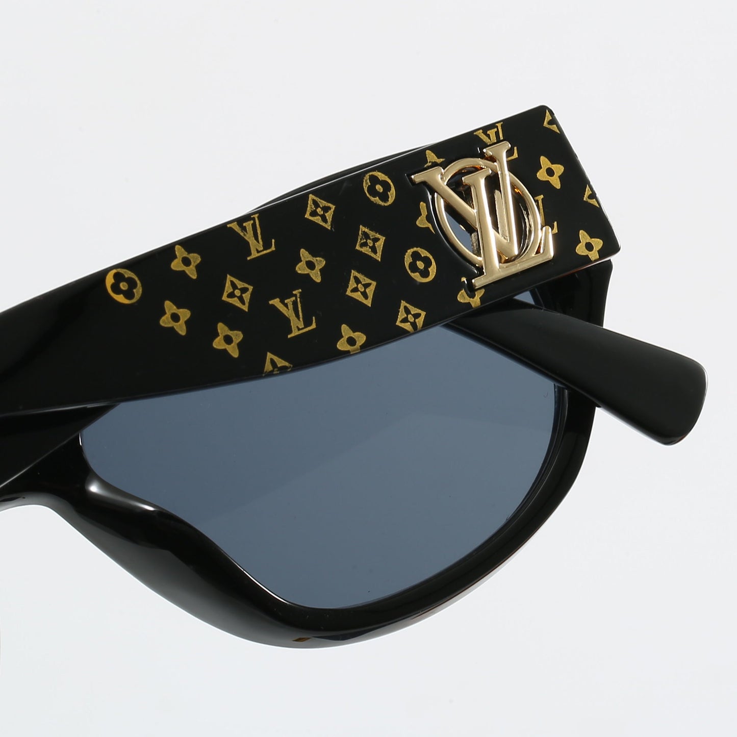 6 colors of new popular small frame sunglasses 82018