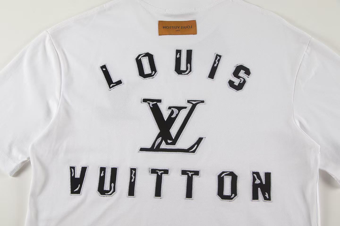 High quality patch embroidery t-shirt
