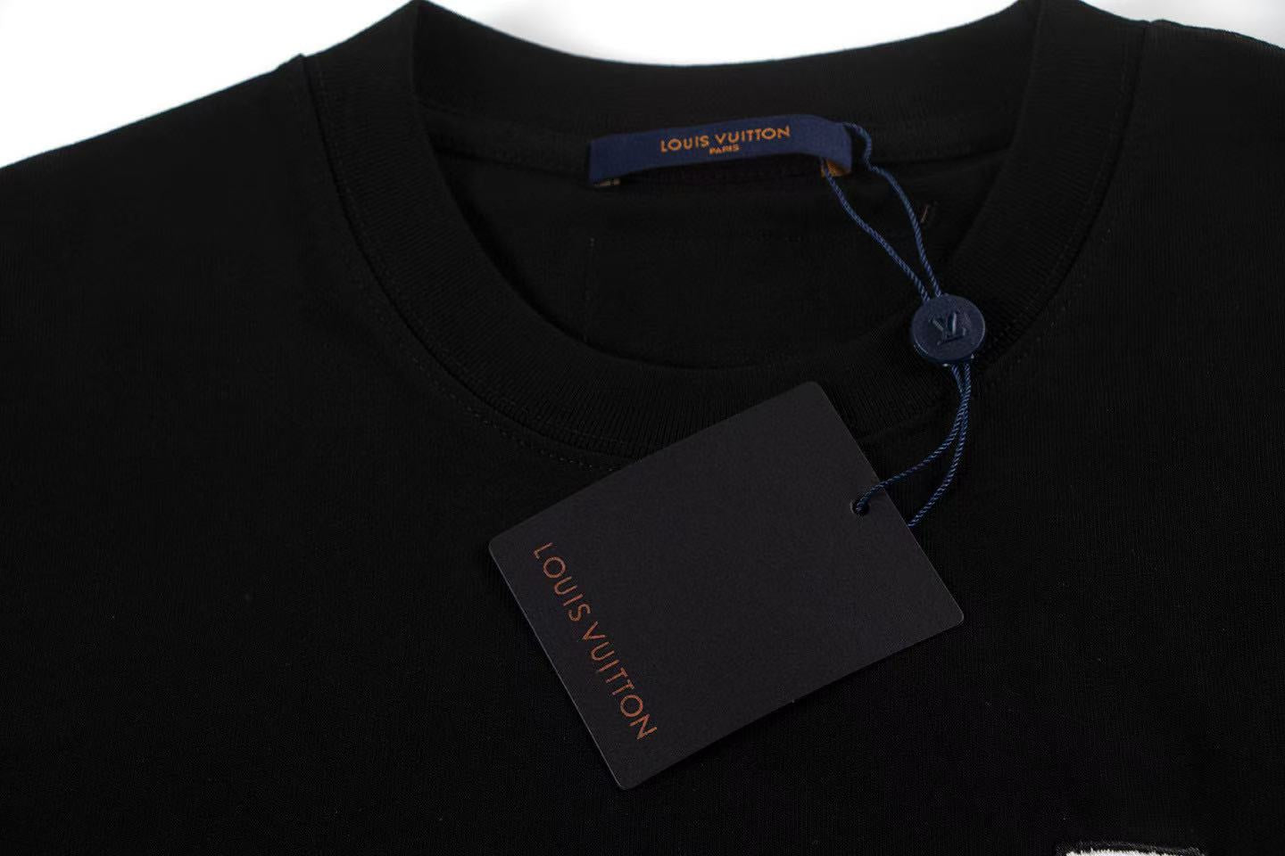High quality patch embroidery t-shirt