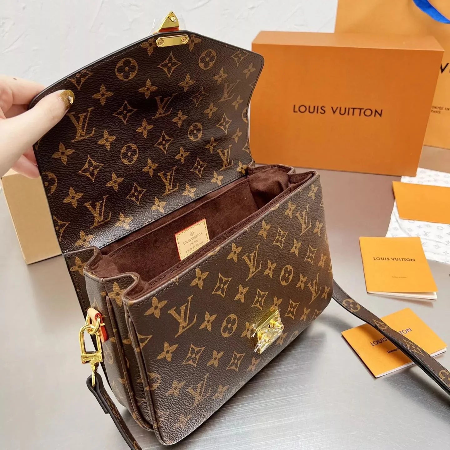 Exquisite+leather+bags-566