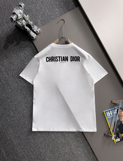 Embroidery with pockets t-shirt