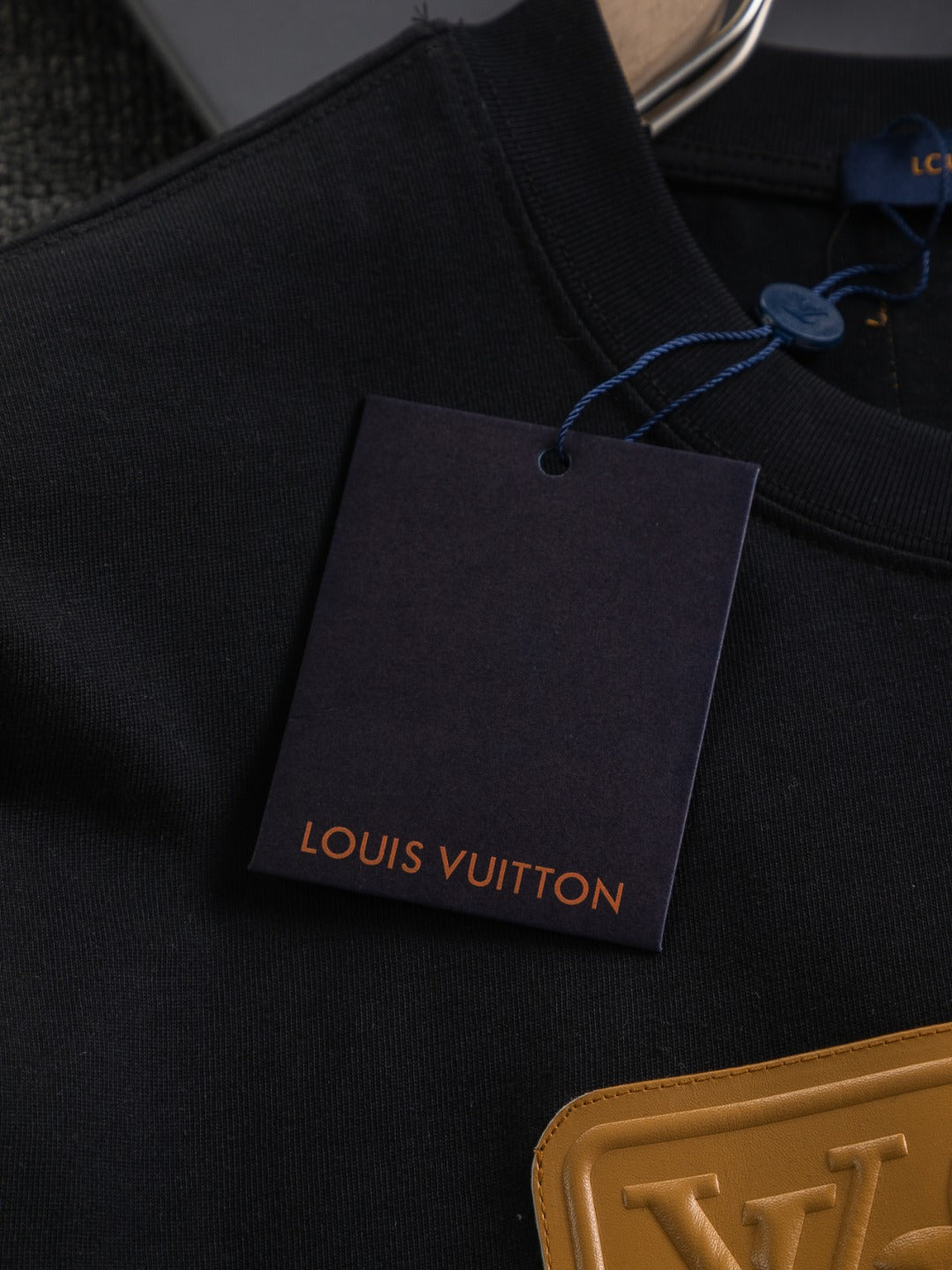Three-dimensional printing t-shirt