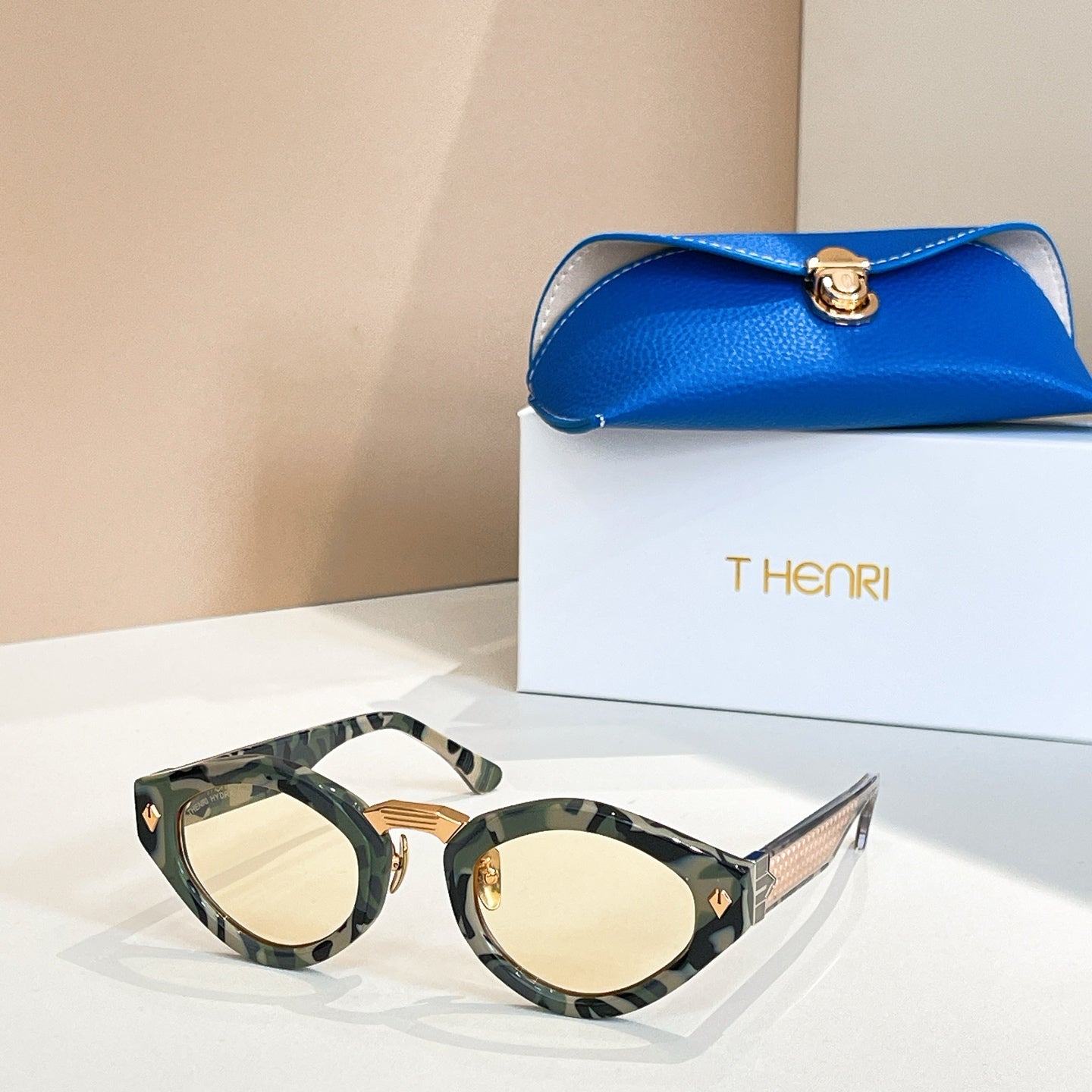 Cat Shape Full Frame Sunglasses