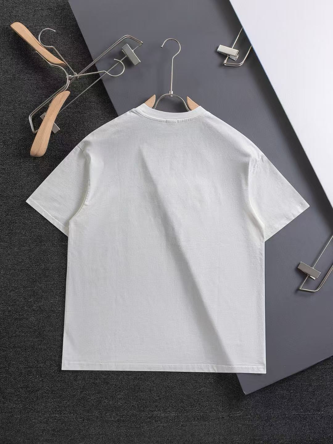 Embroidery logo t-shirt