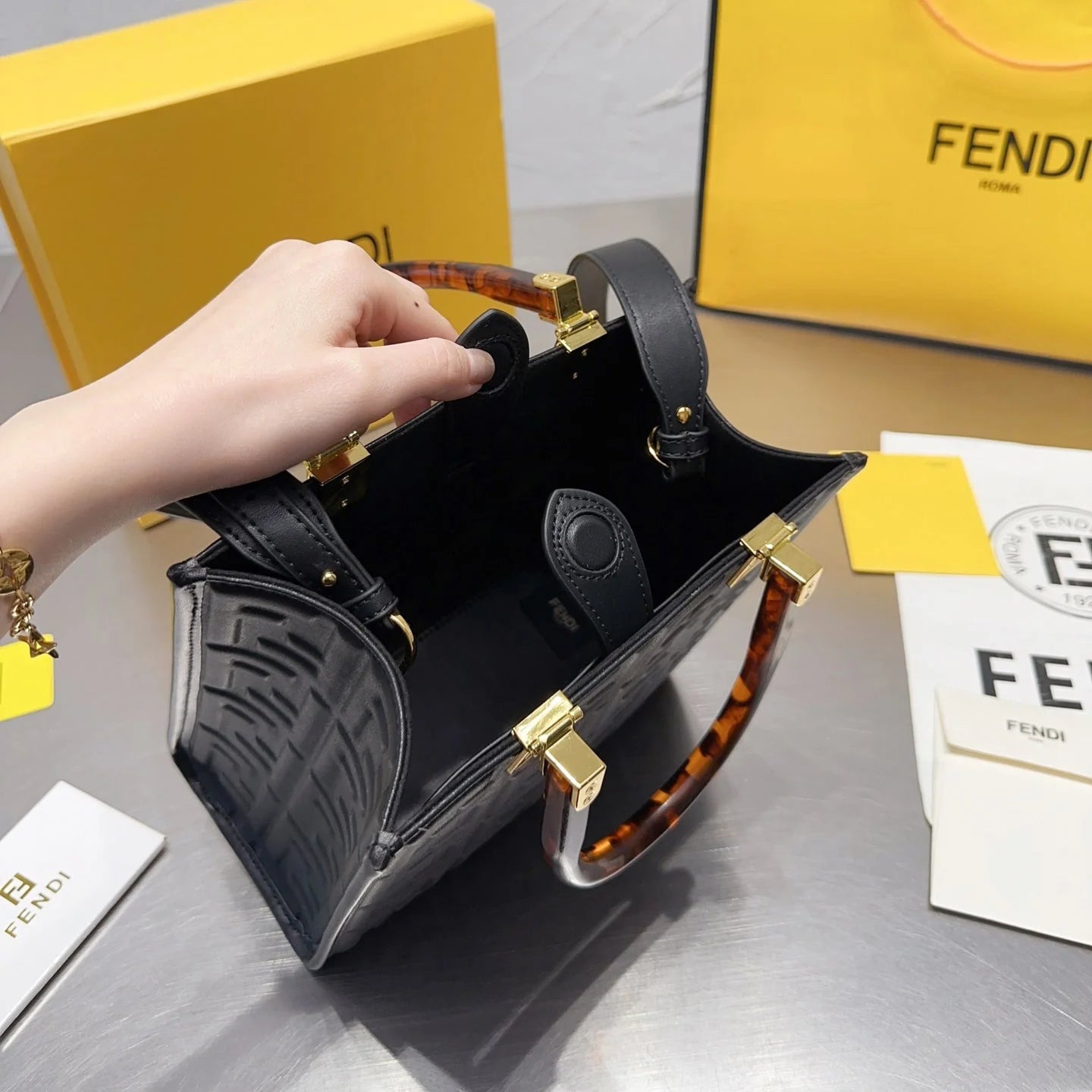 Exquisite+leather+bags-644