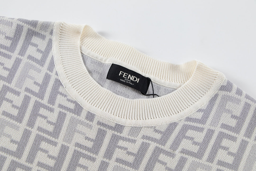 Short sleeved knitted t-shirt