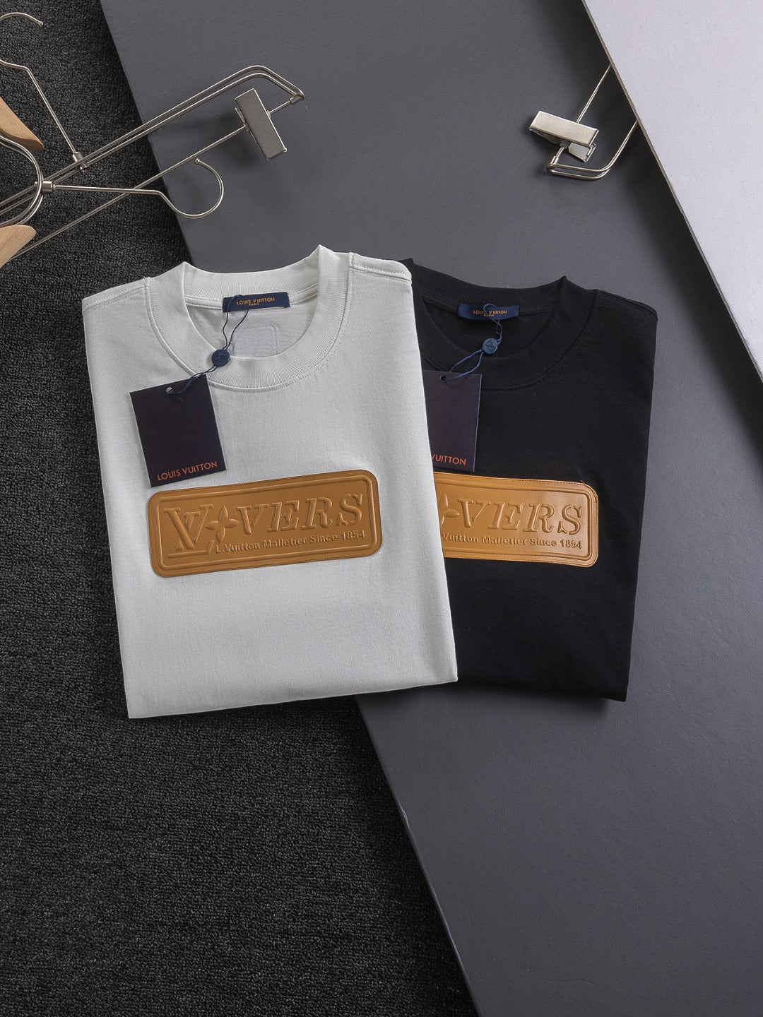 Three-dimensional printing t-shirt