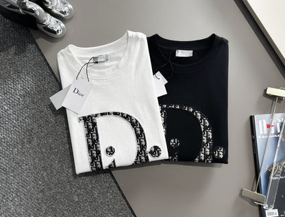 Classic pattern embroidery t-shirt