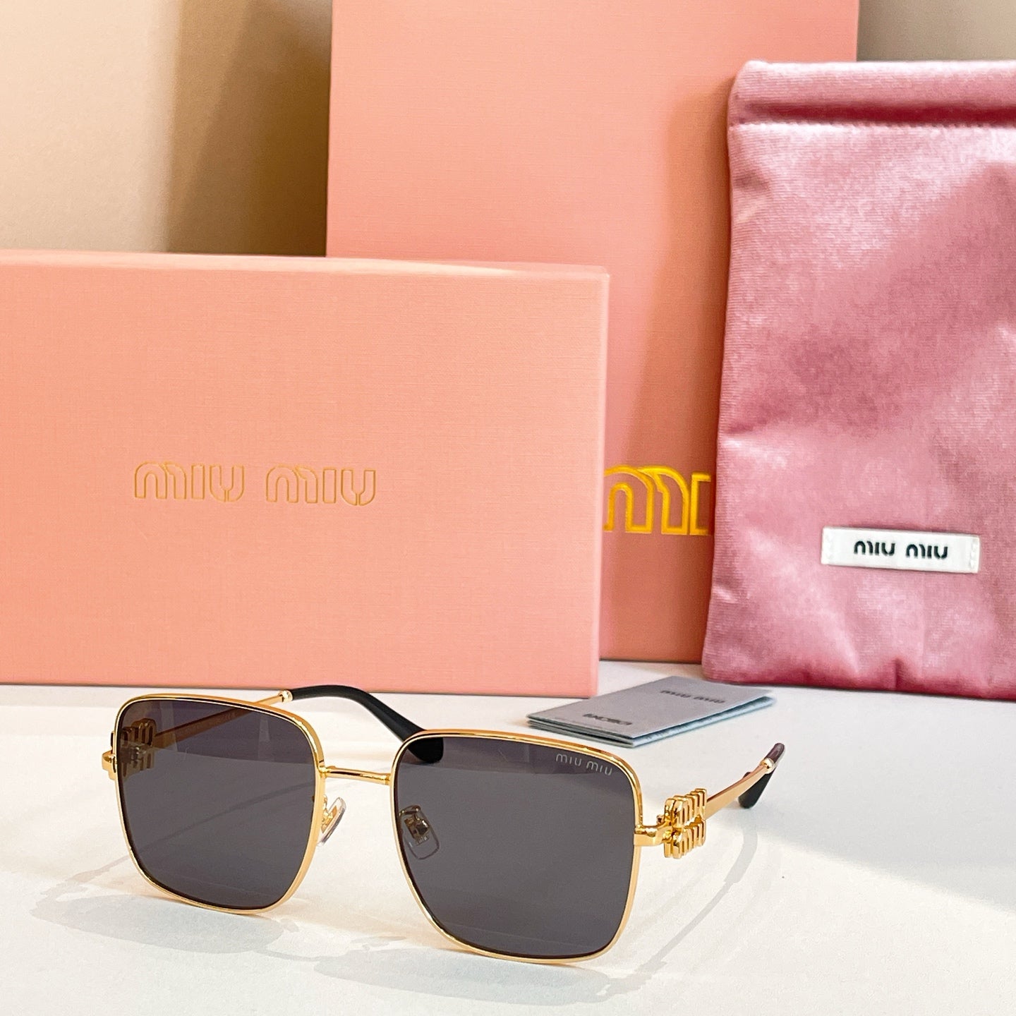 Transparent full frame metal sunglasses