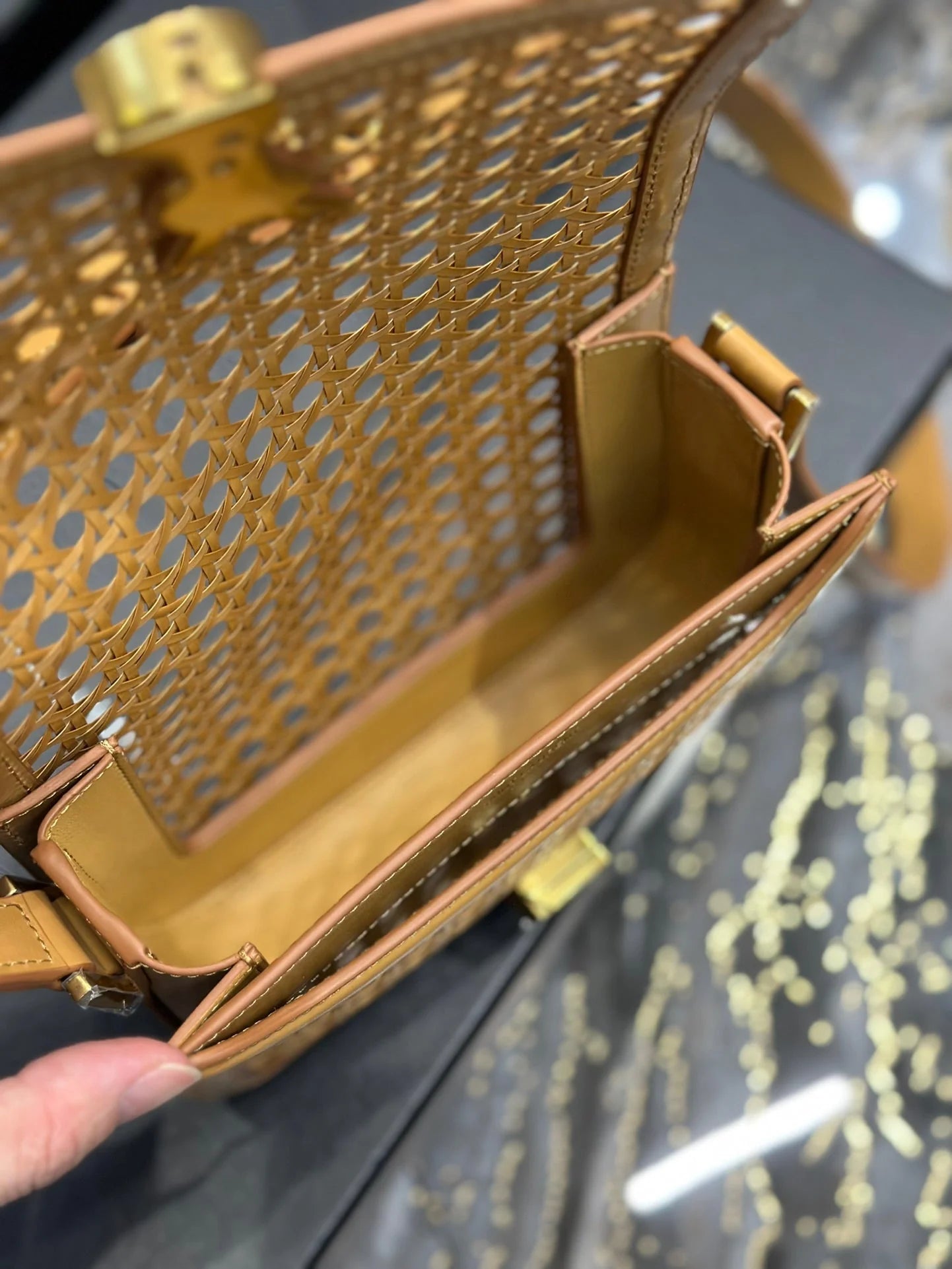 Exquisite+leather+bags-149