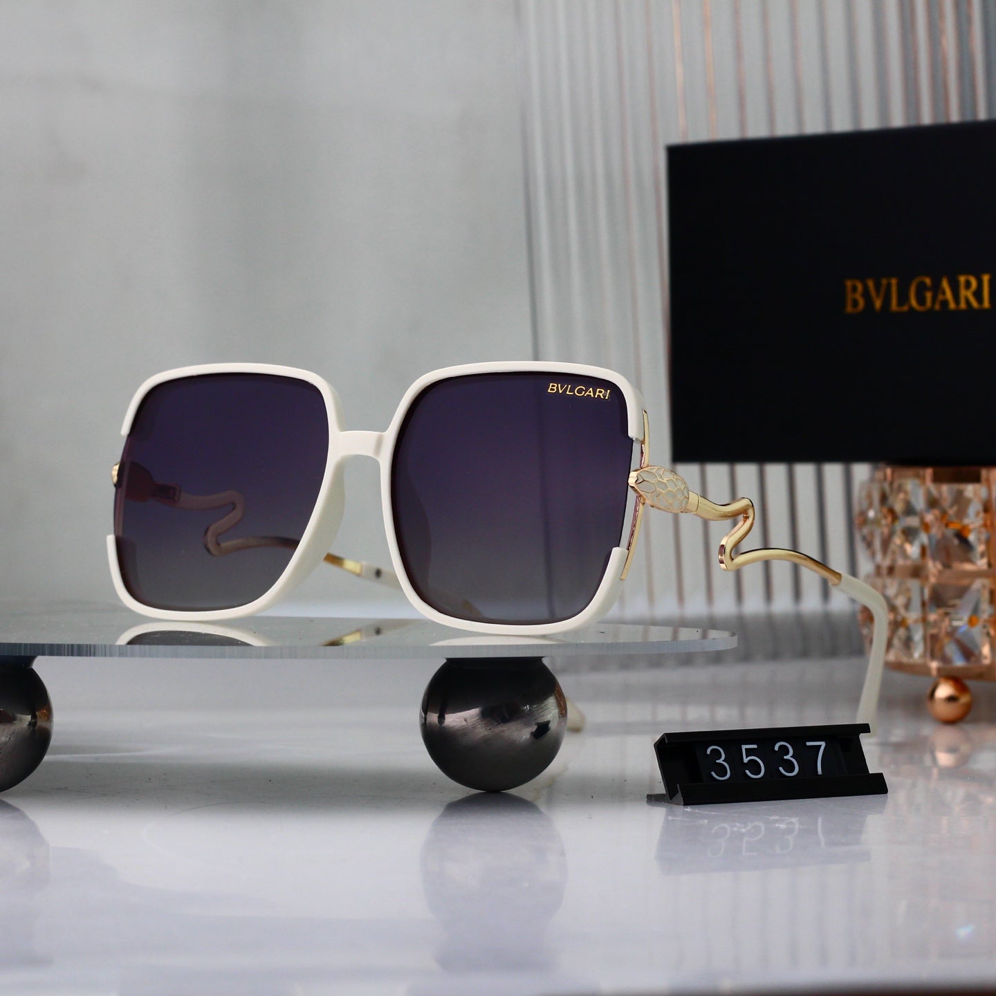 New Full Frame Square Sunglasses
