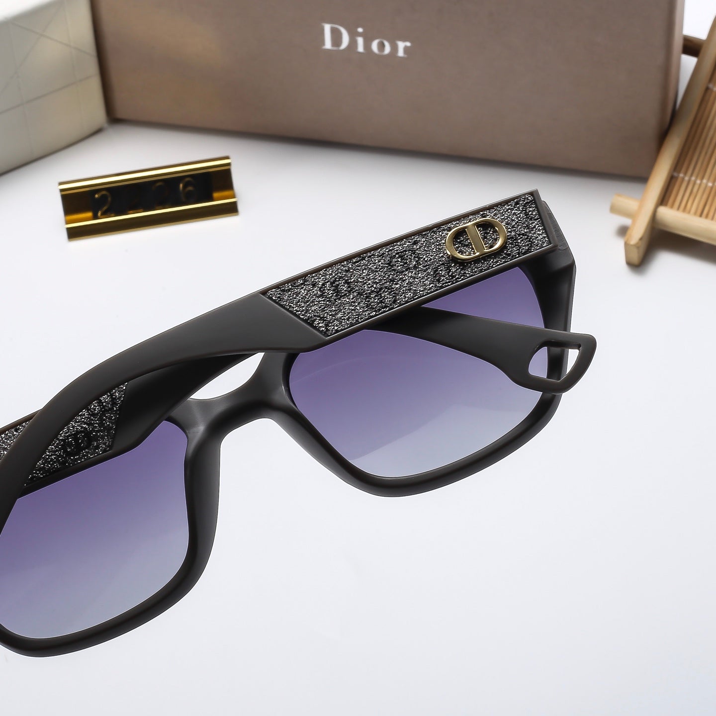 7 Colors Classic Trendy Sunglasses 2226