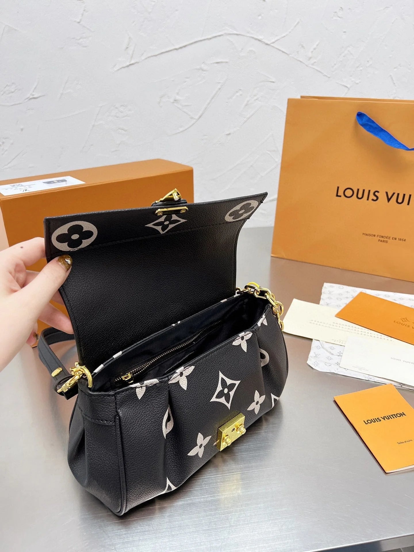 Exquisite+leather+bags-429