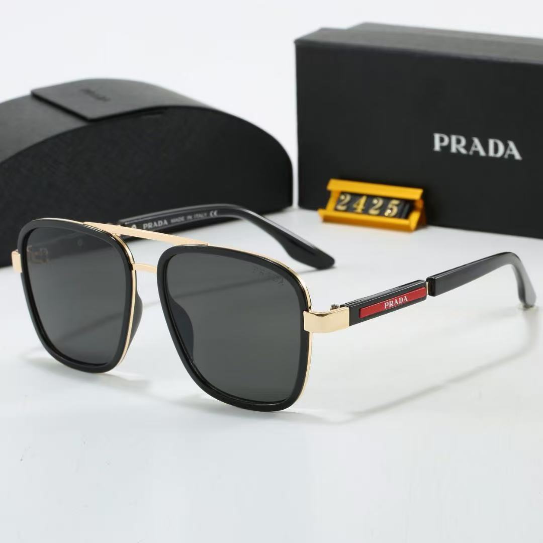 Stylish and versatile UV-protective sunglasses