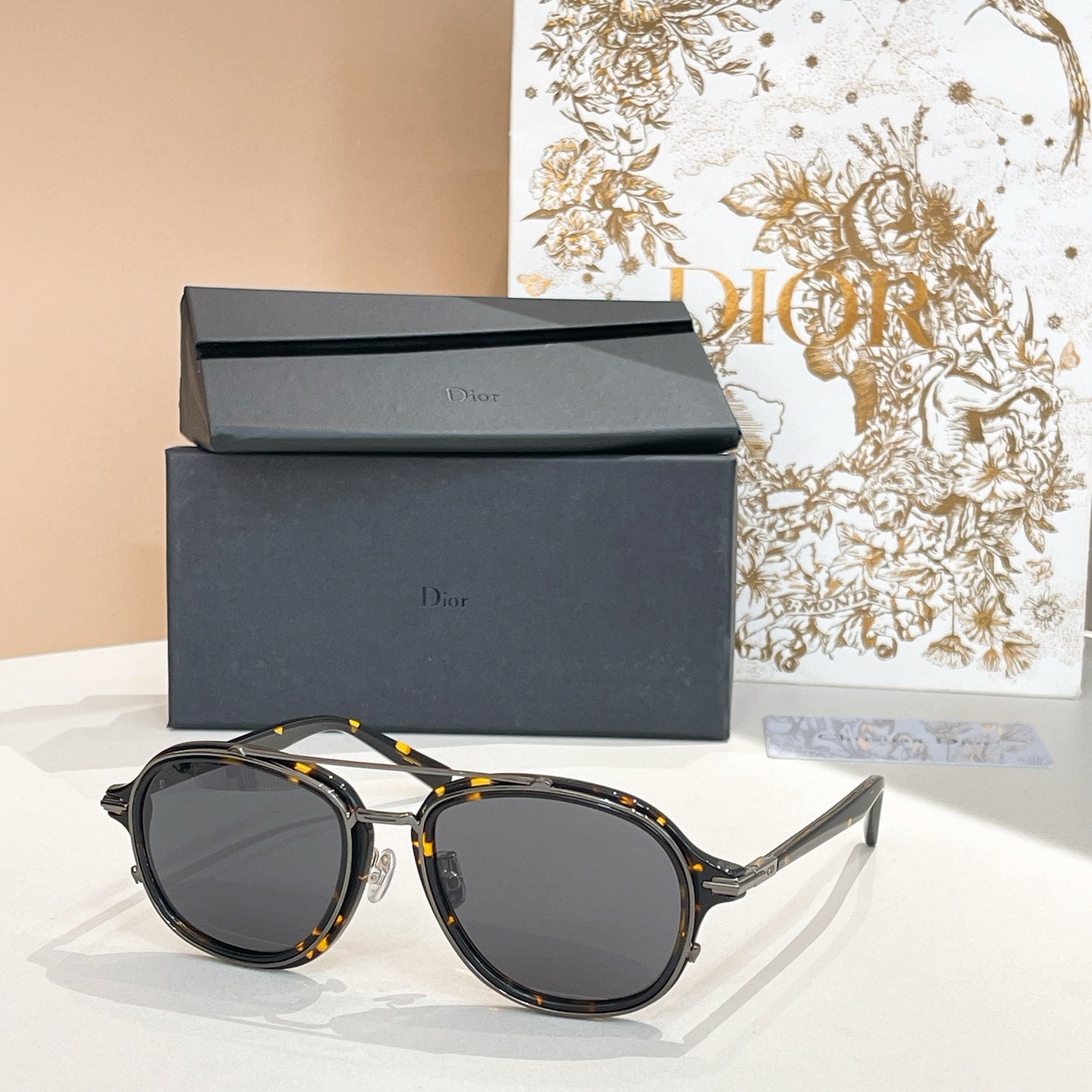 New round sunglasses