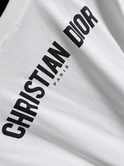 Embroidery with pockets t-shirt