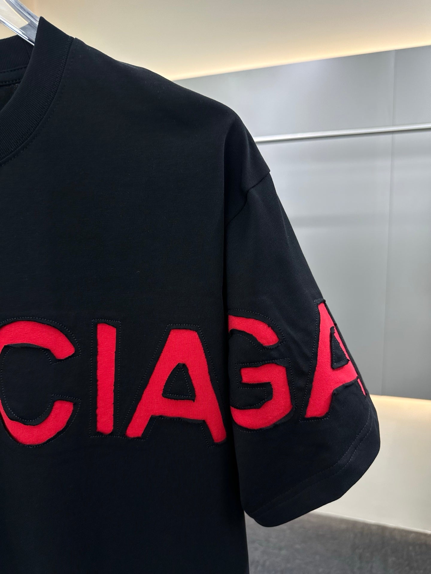 New high quality patch embroidery t-shirt