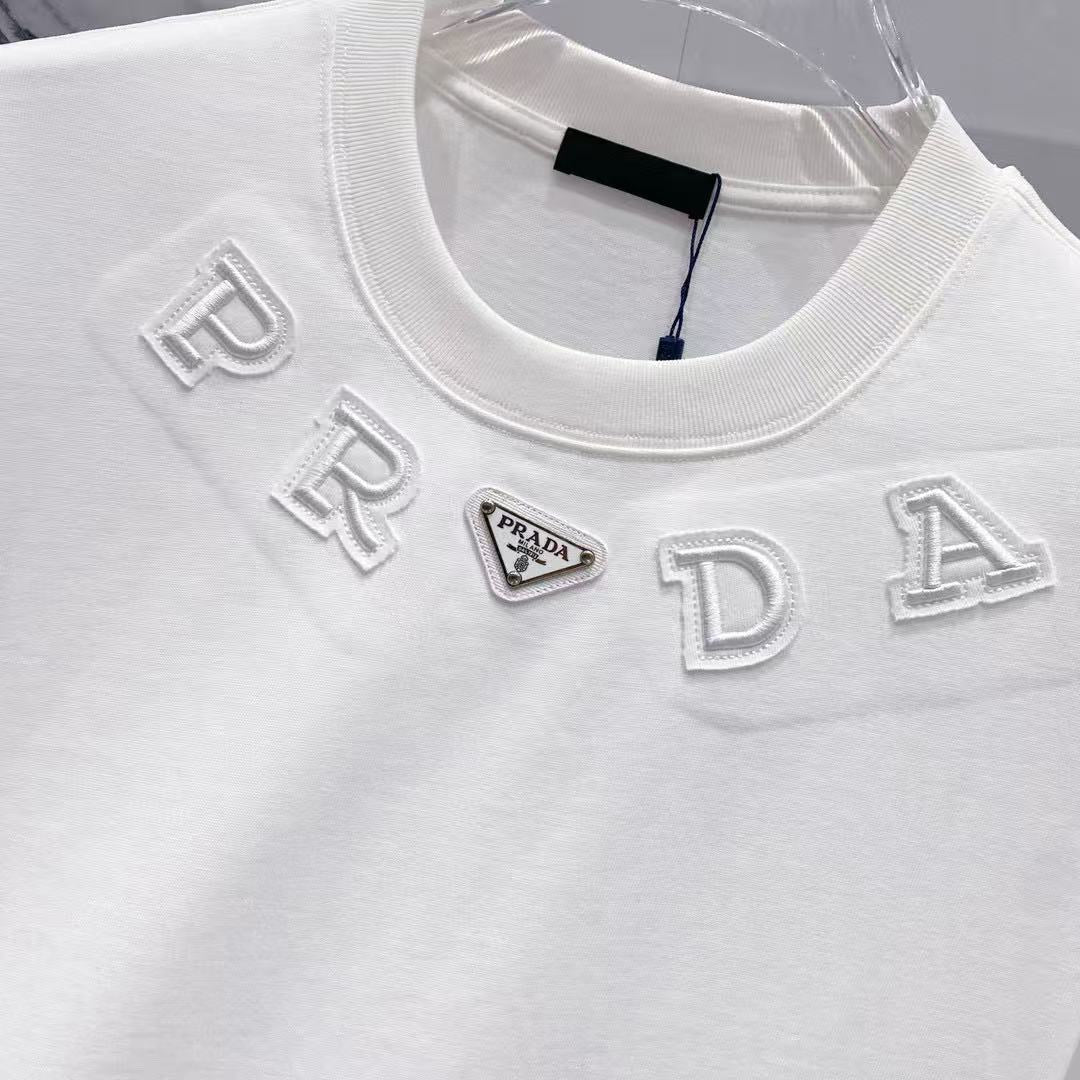 High quality craftsmanship metal logo t-shirt