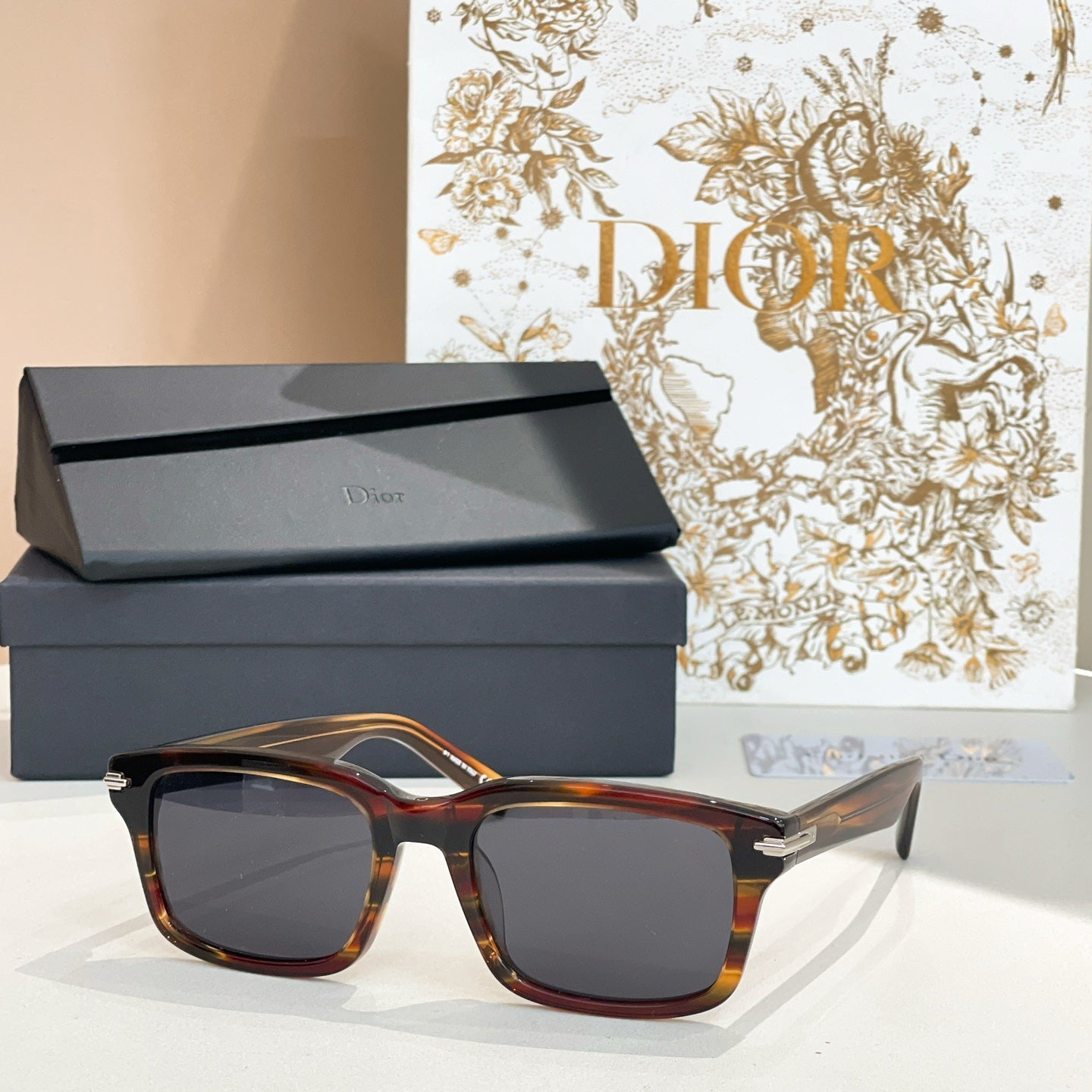 New full frame gradient sunglasses