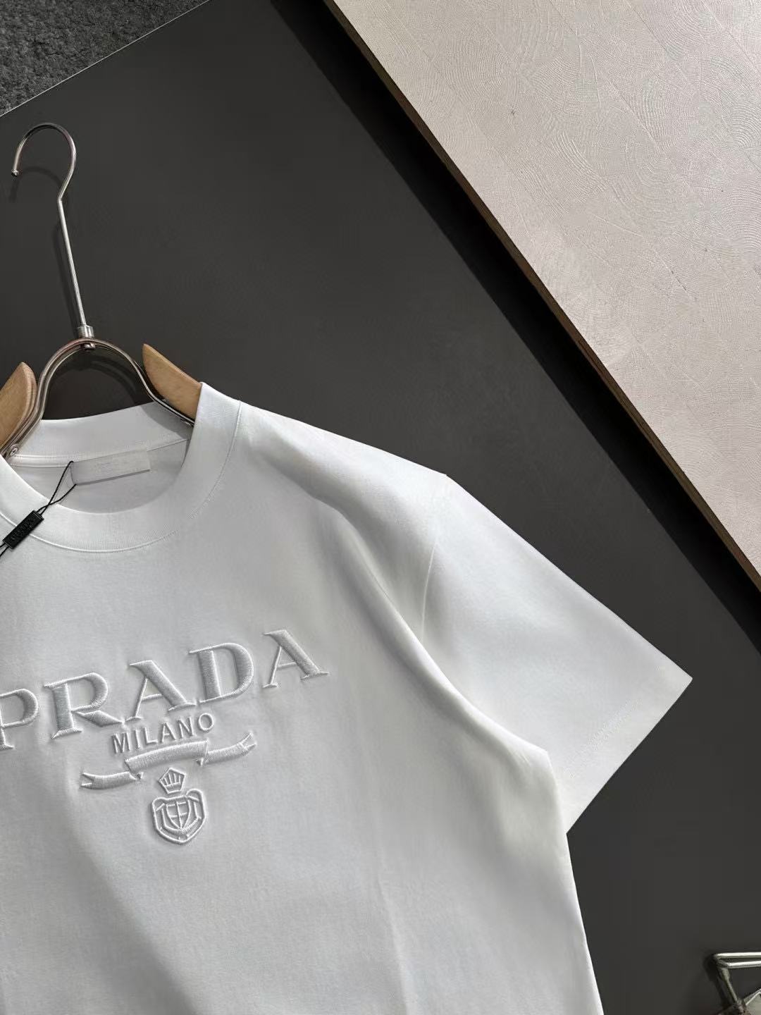 Classic embroidery t-shirt