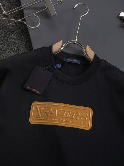 Three-dimensional printing t-shirt
