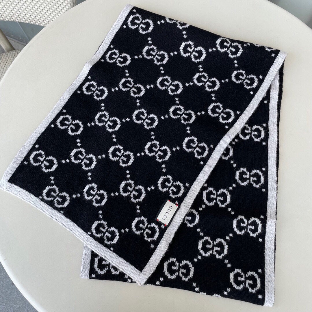 Classic Reversible Jacquard Knit Scarf