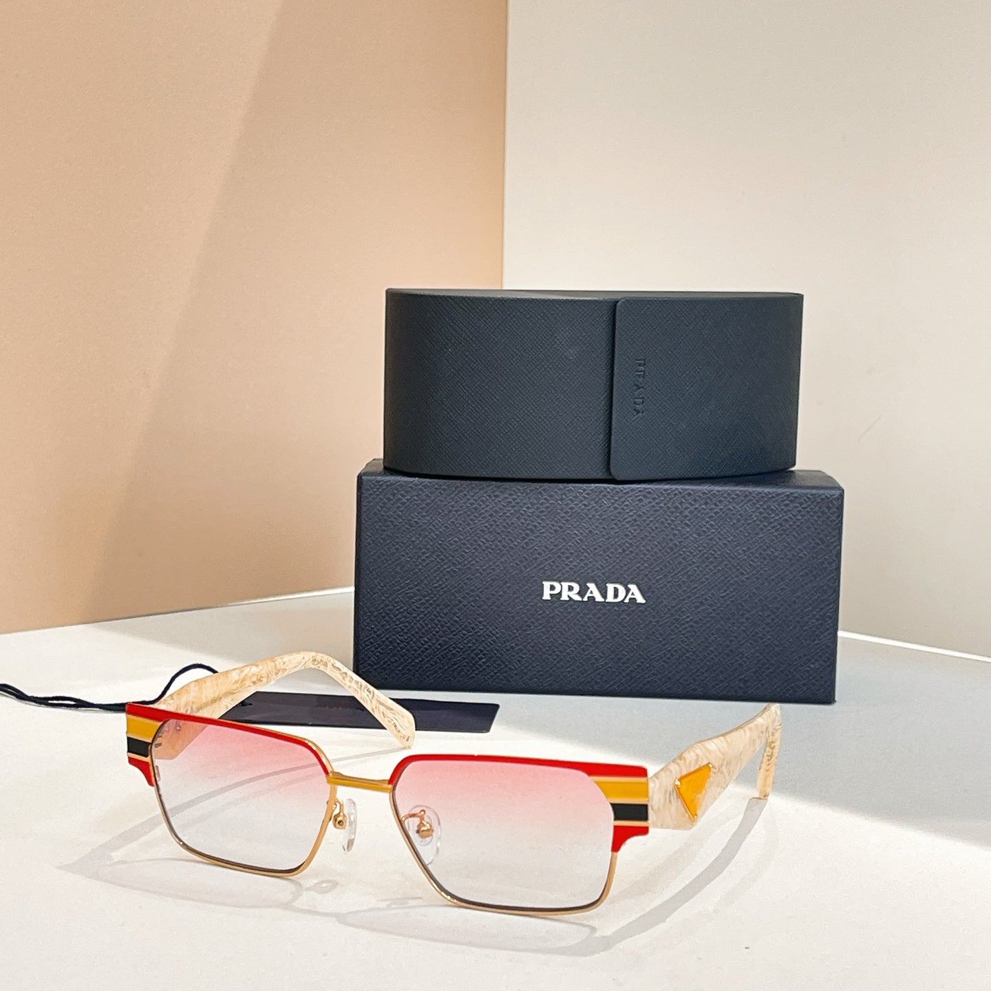 Gradient two-tone sunglasses