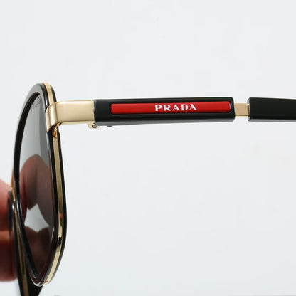 Stylish and versatile UV-protective sunglasses