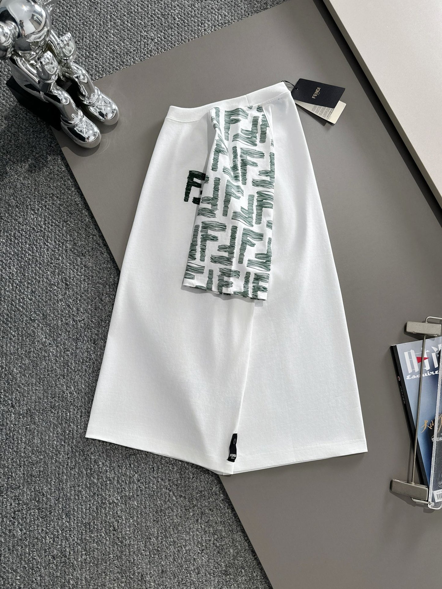 Fashion embroidery t-shirt