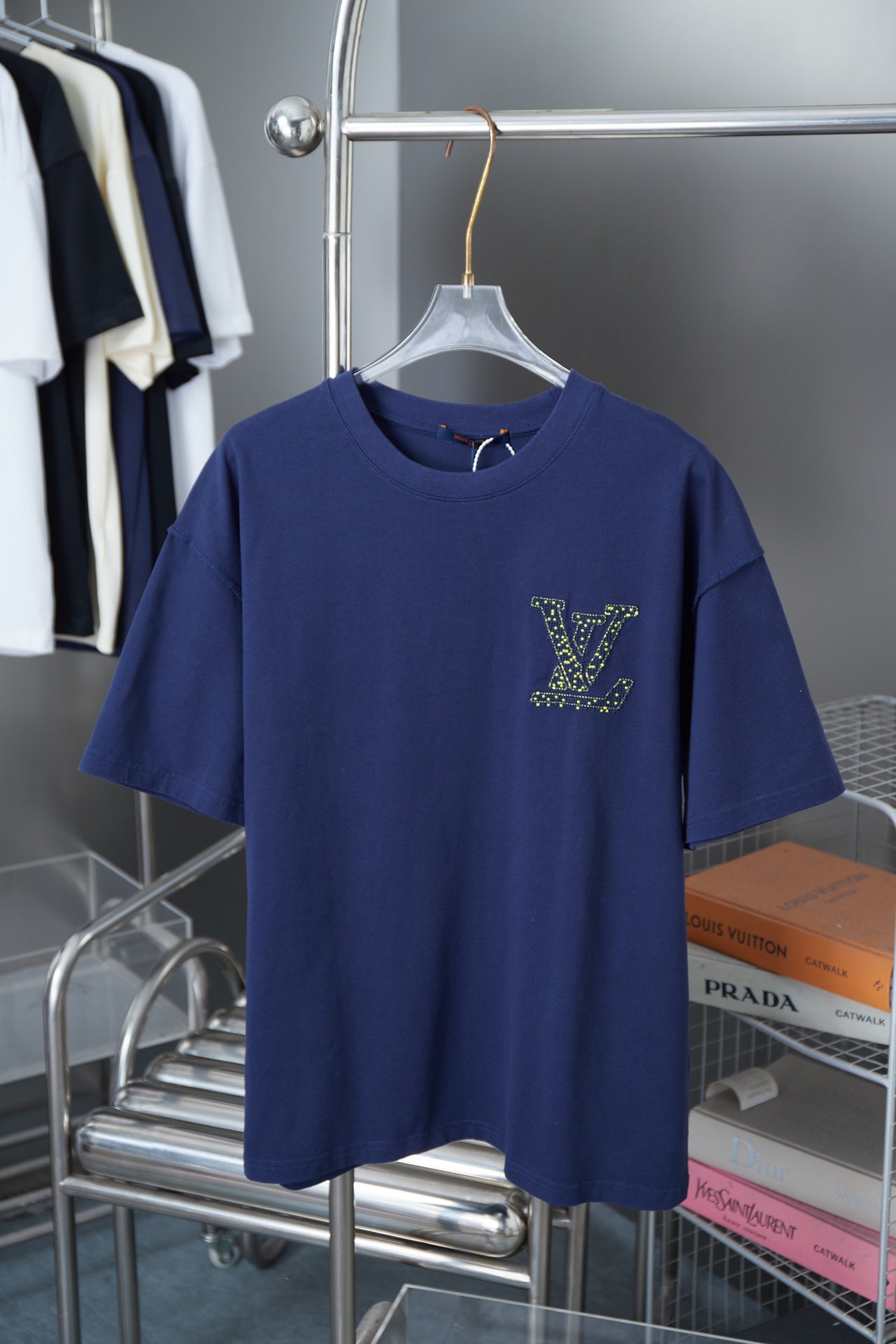 New embroidered cotton t-shirt