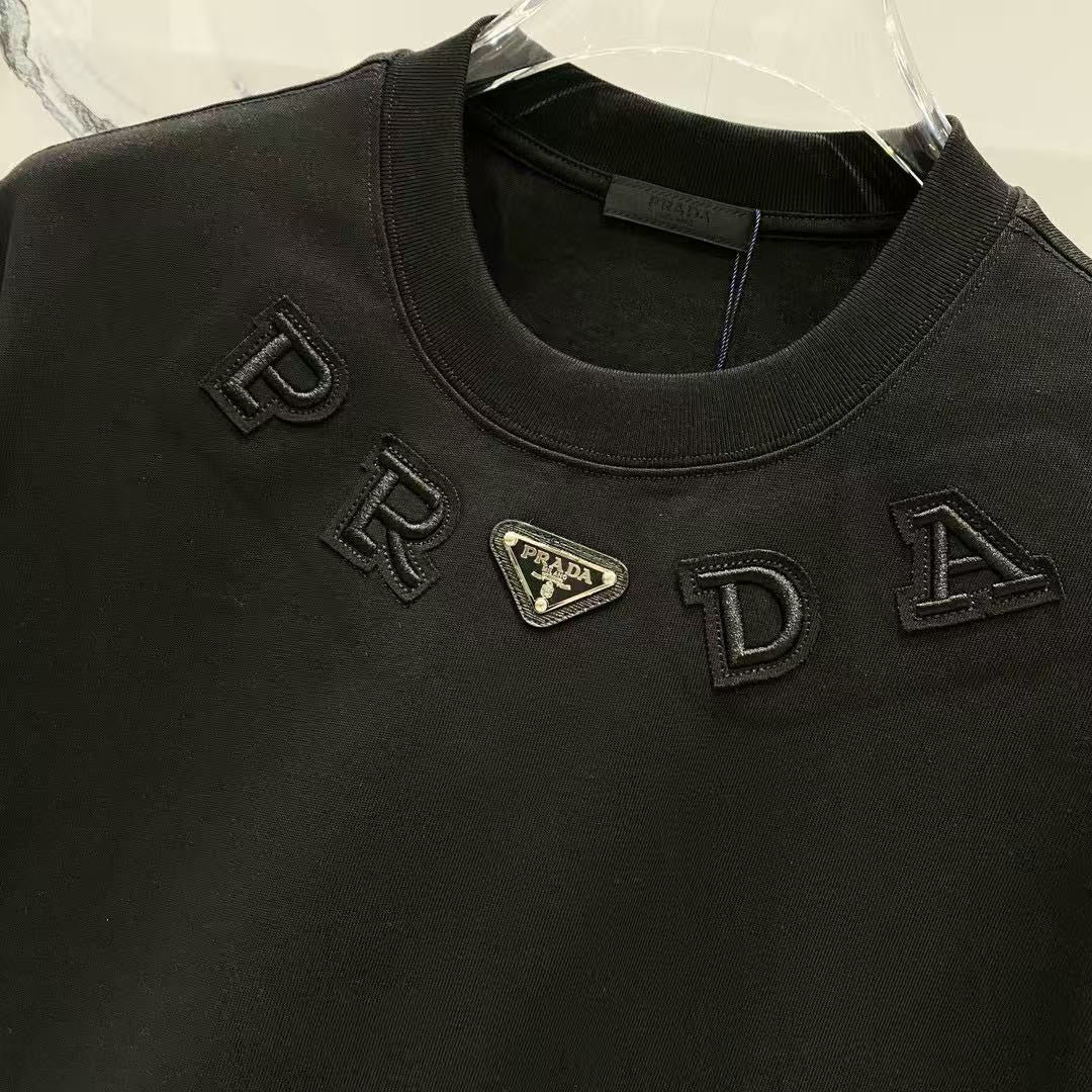 High quality craftsmanship metal logo t-shirt